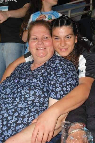 Ana Coronel y mamá